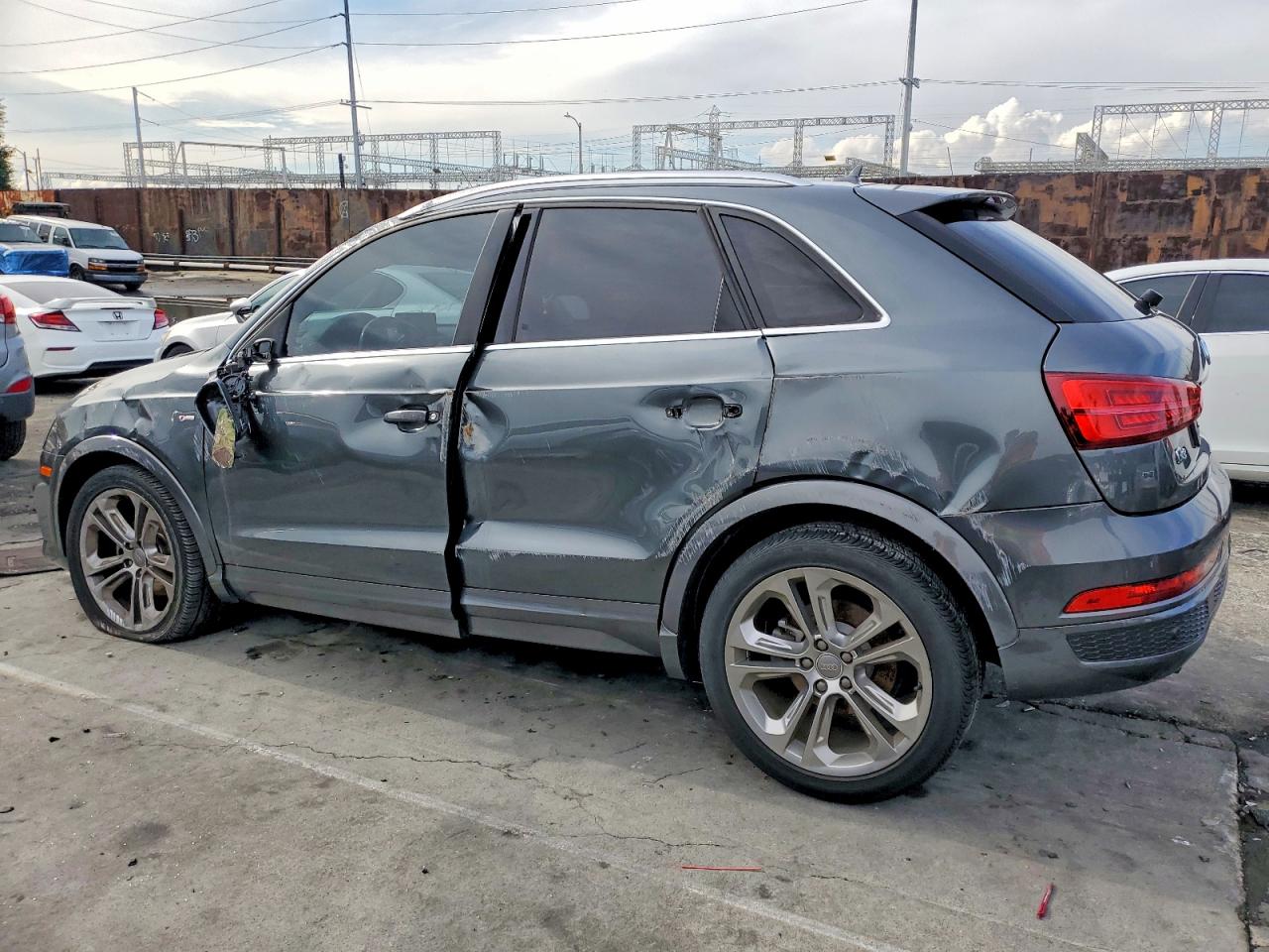 2018 AUDI Q3 PREMIUM PLUS photo 2