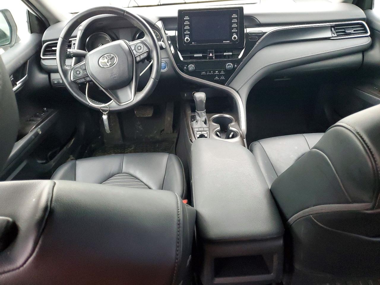 2021 TOYOTA CAMRY SE photo 8