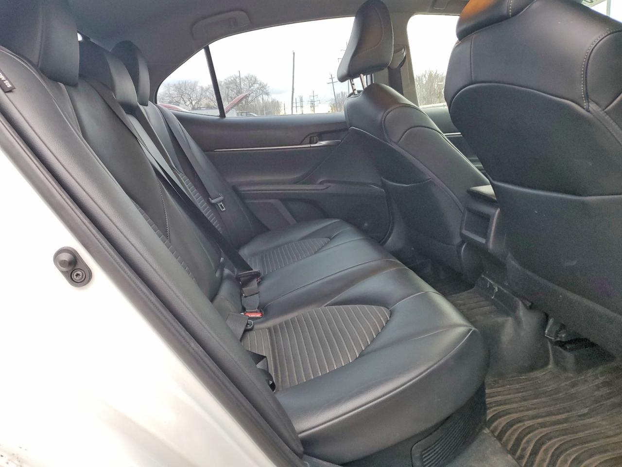 2021 TOYOTA CAMRY SE photo 10
