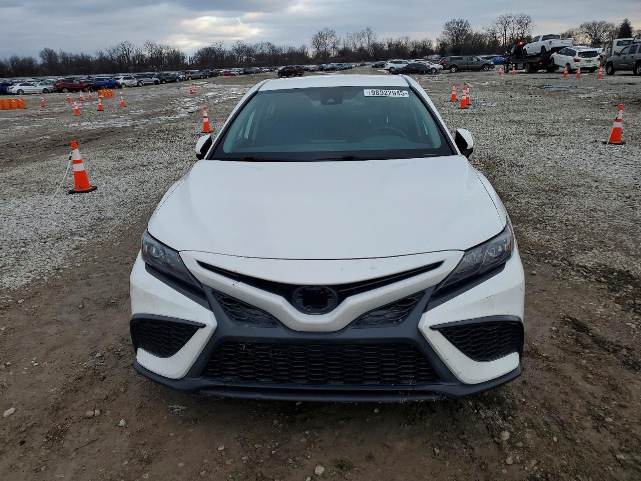 2021 TOYOTA CAMRY SE photo 5