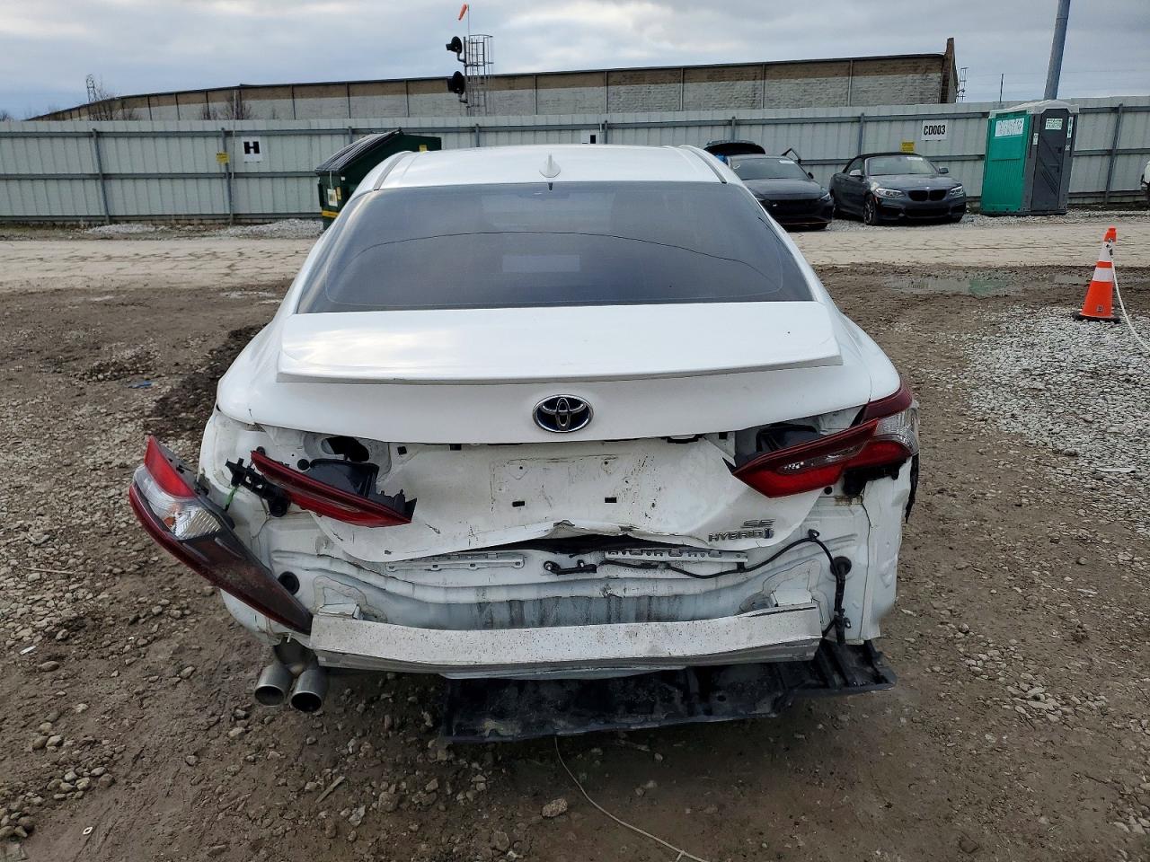 2021 TOYOTA CAMRY SE photo 6