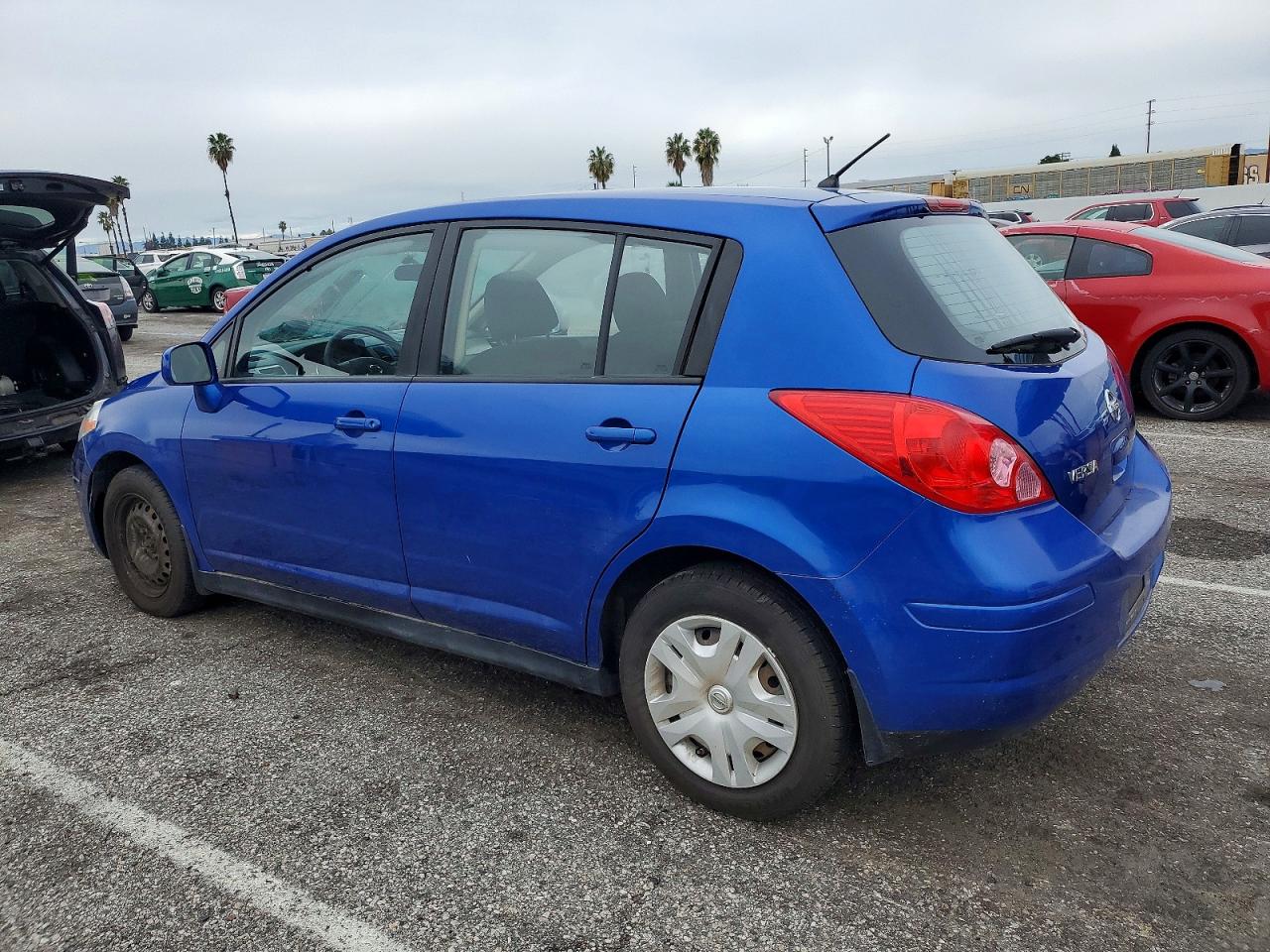 2012 NISSAN VERSA S photo 2