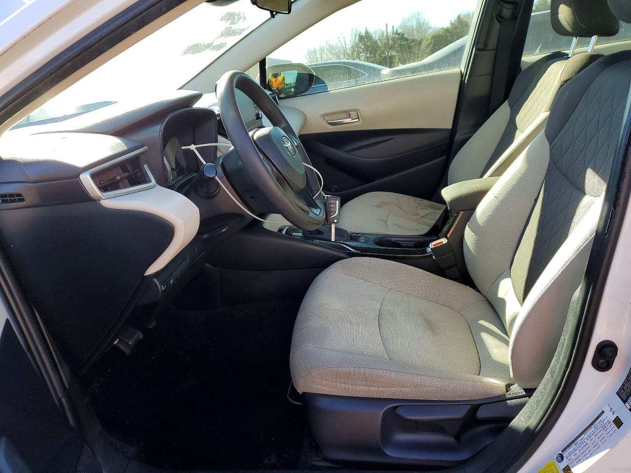 2021 TOYOTA COROLLA LE photo 19