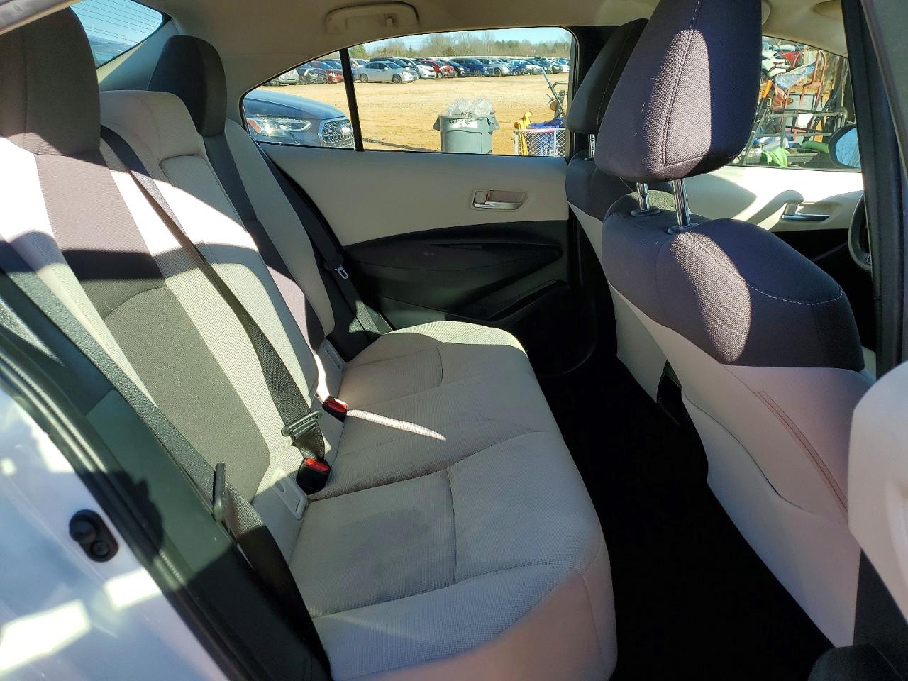 2021 TOYOTA COROLLA LE photo 28