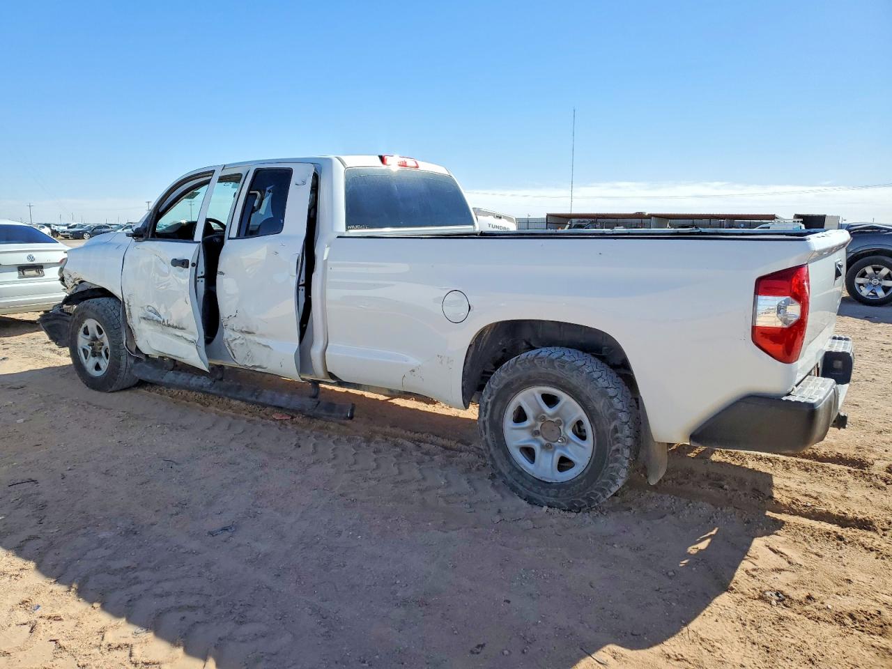 2018 TOYOTA TUNDRA DOUBLE CAB SR photo 2