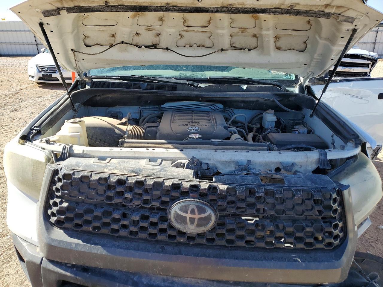 2018 TOYOTA TUNDRA DOUBLE CAB SR photo 11