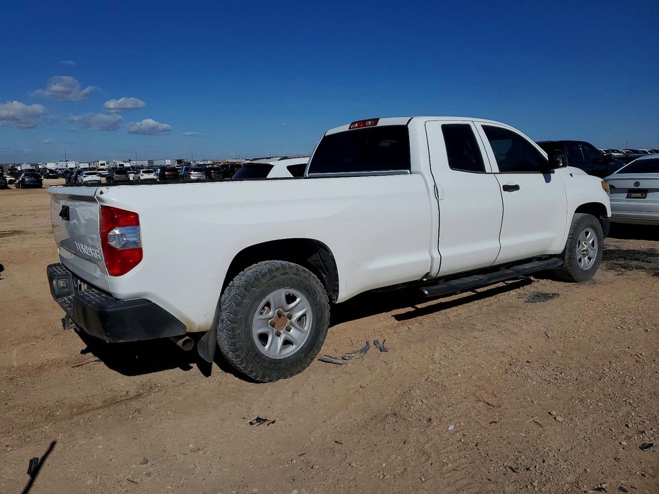 2018 TOYOTA TUNDRA DOUBLE CAB SR photo 3