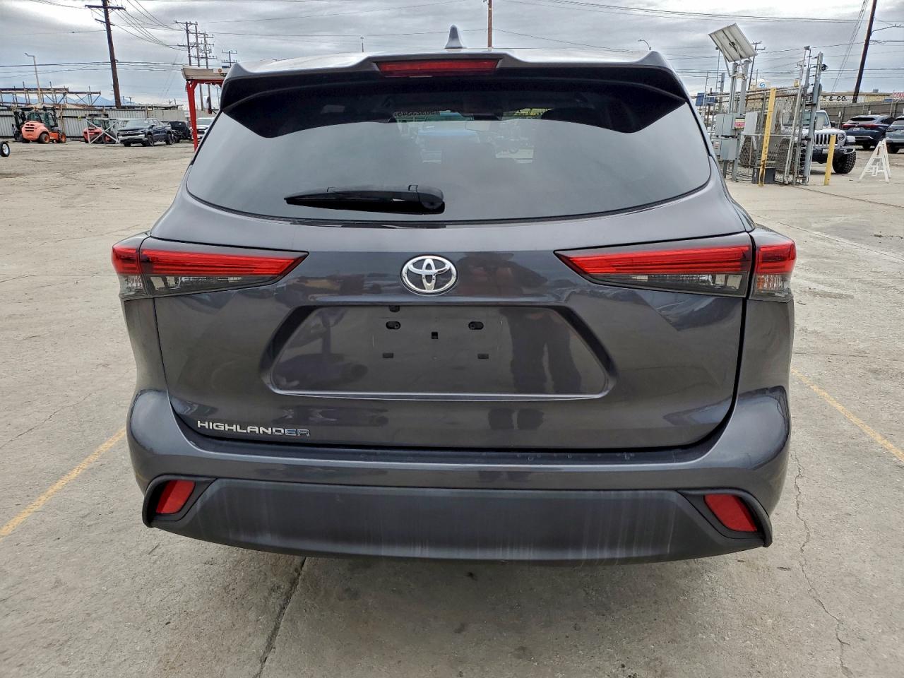 2021 TOYOTA HIGHLANDER L photo 6