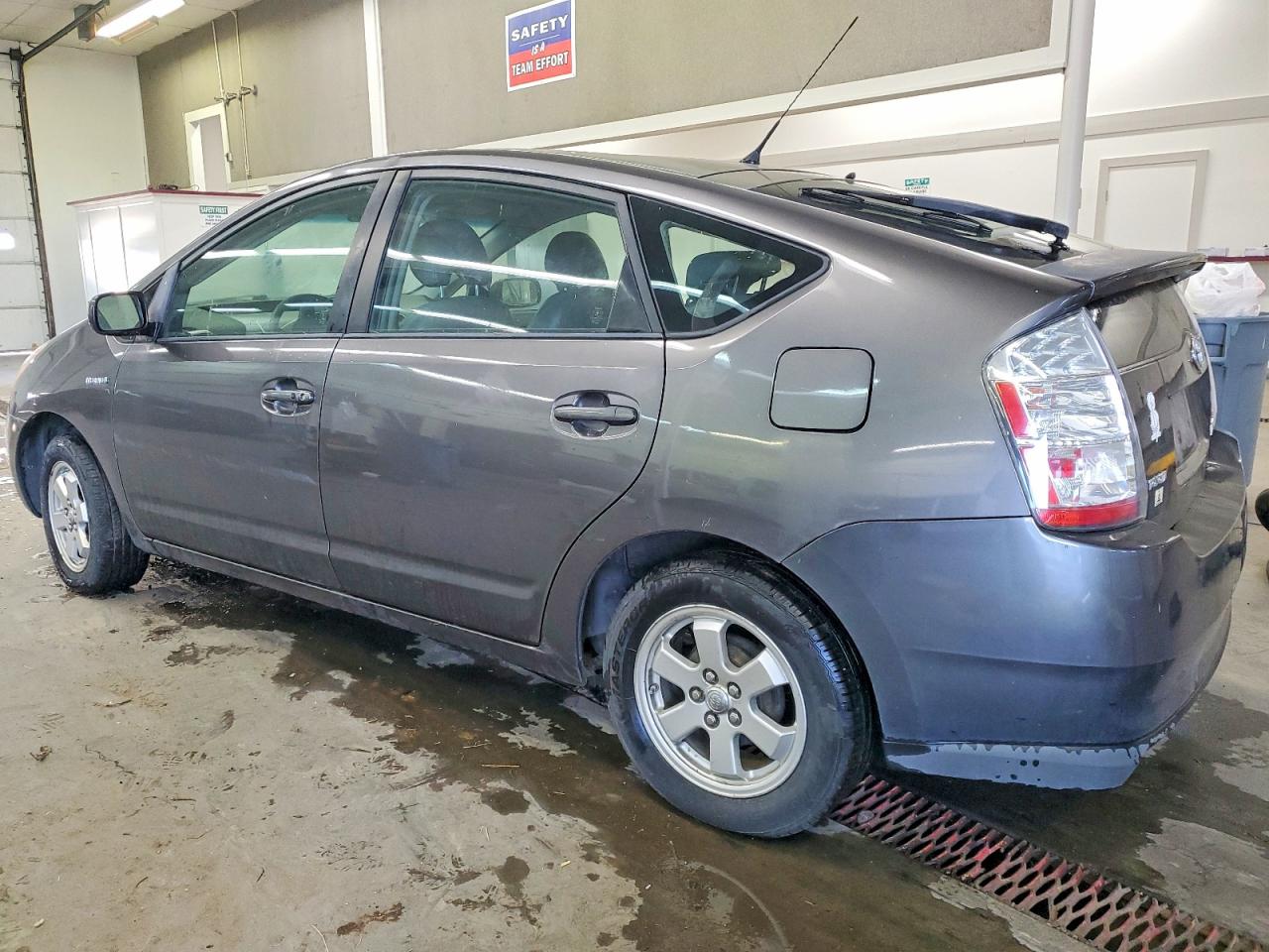 2007 TOYOTA PRIUS photo 2