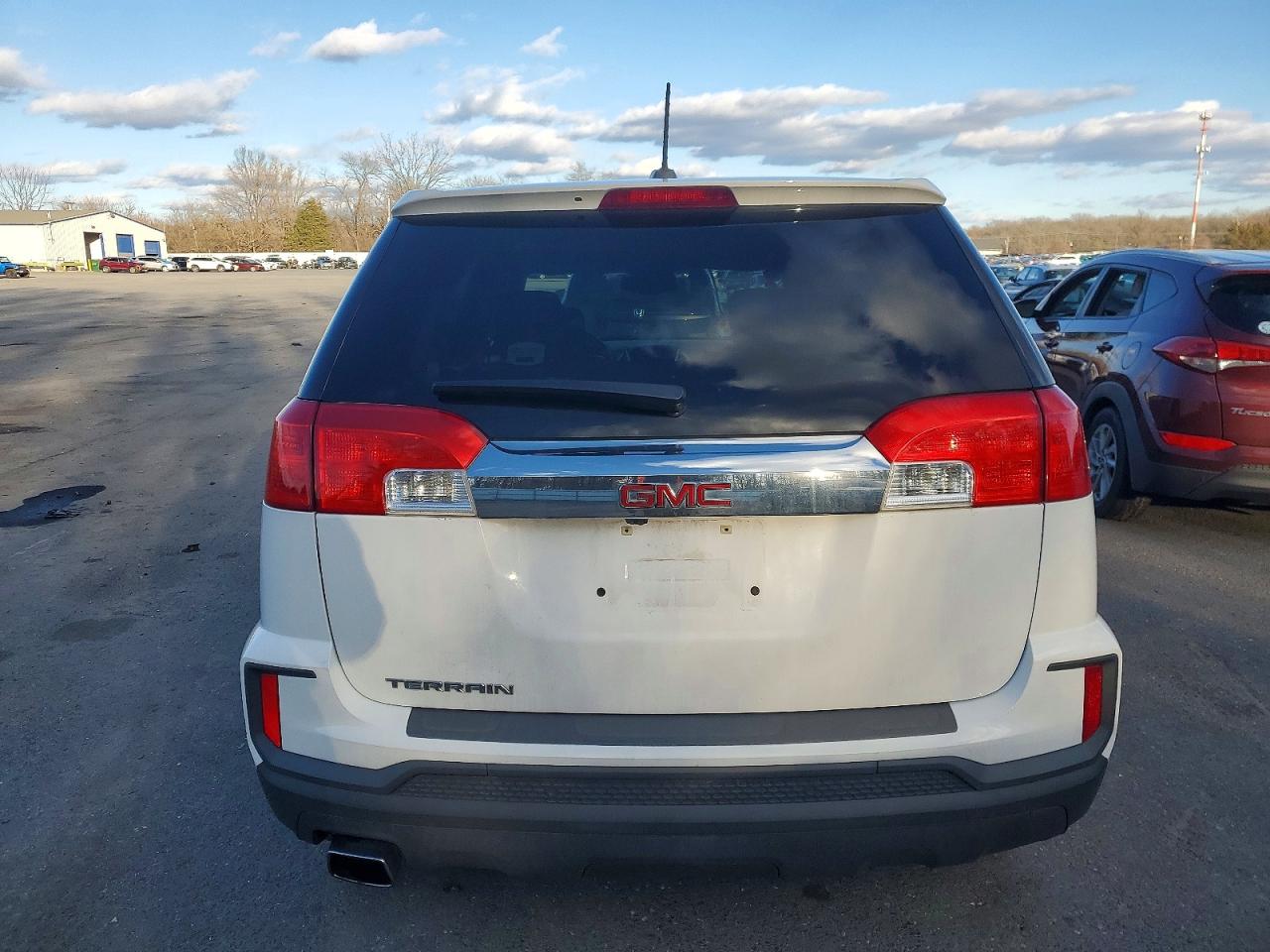 2017 GMC TERRAIN SLE photo 6
