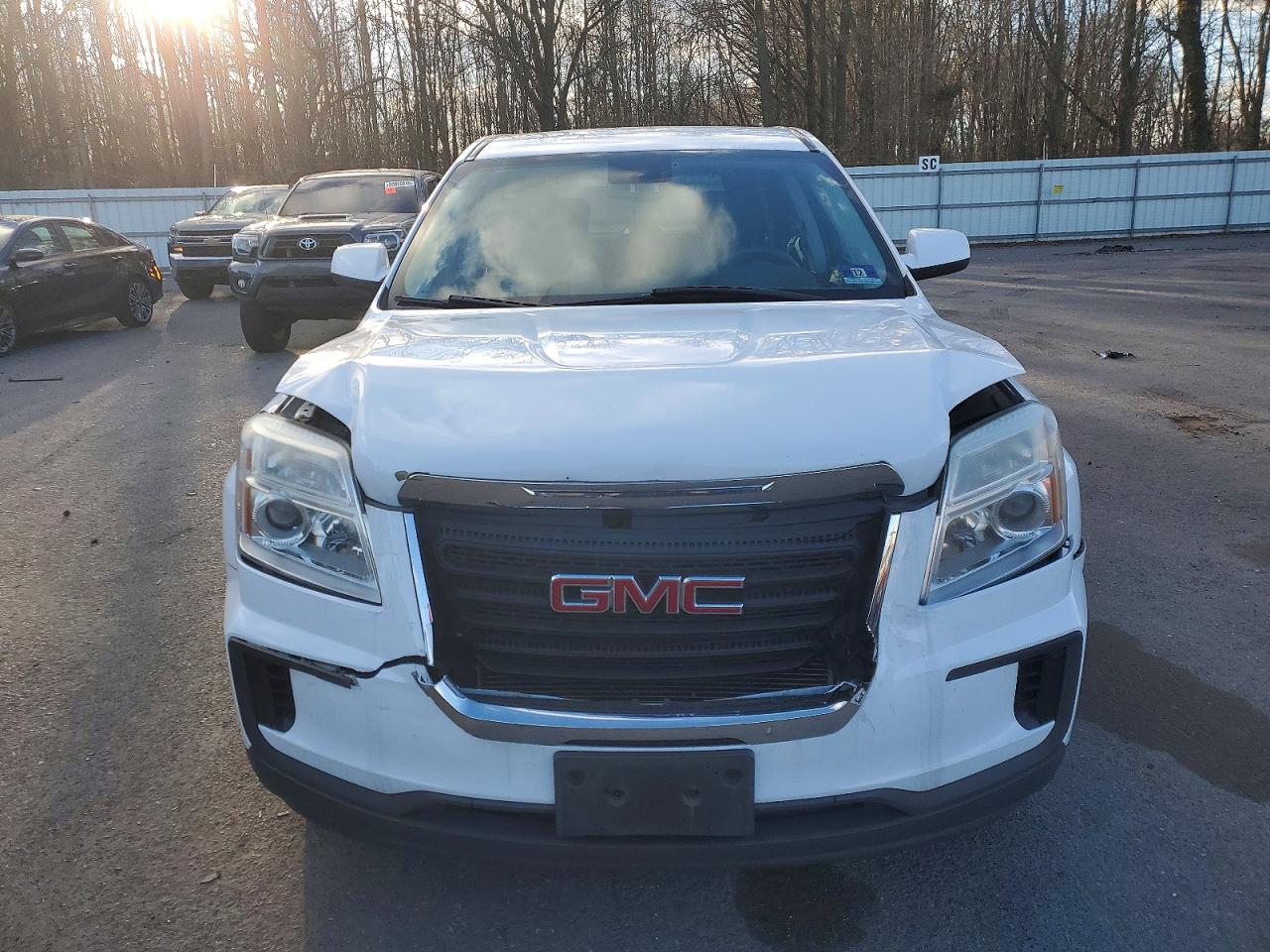 2017 GMC TERRAIN SLE photo 5