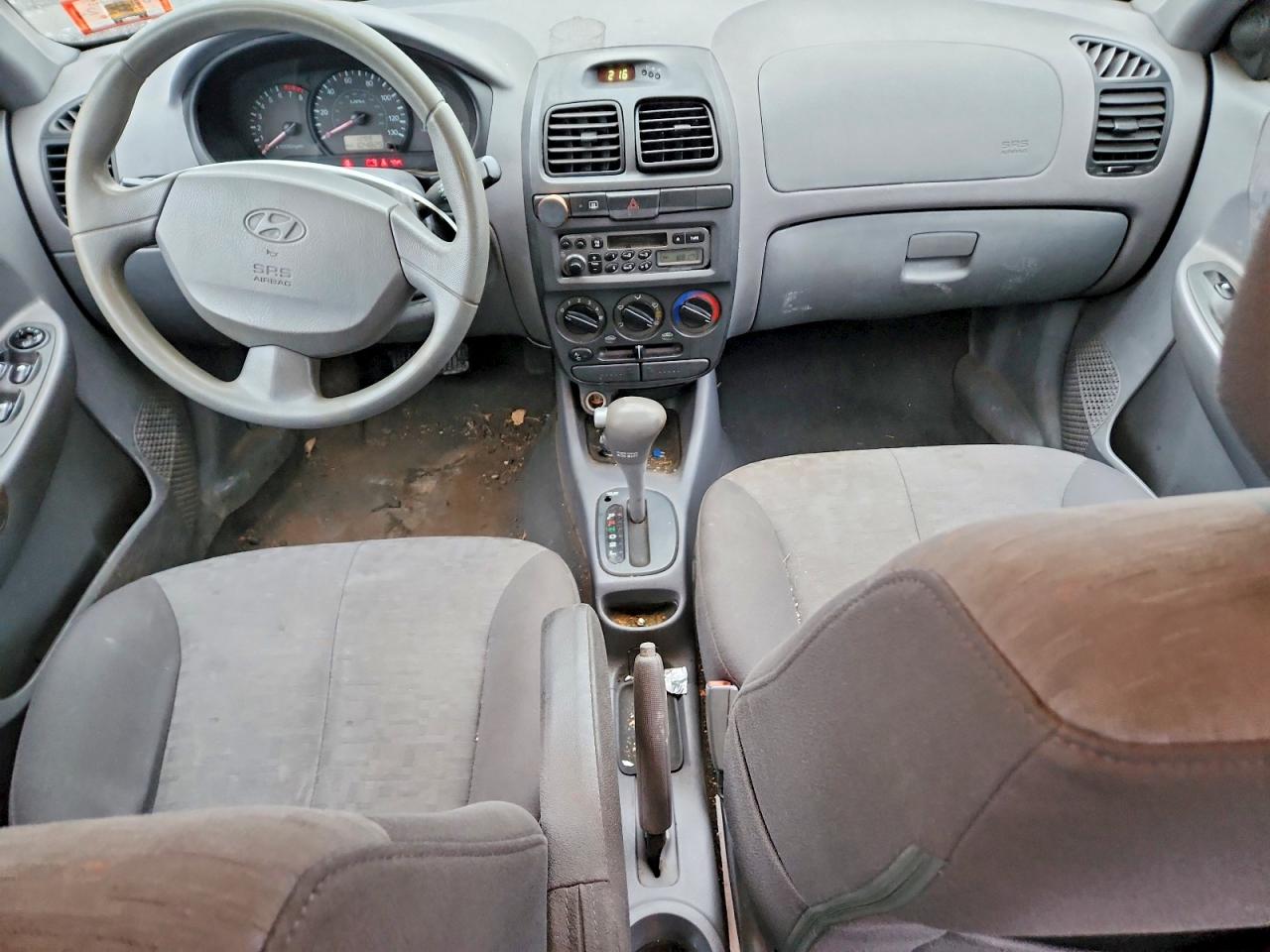 2003 HYUNDAI ACCENT GL photo 8
