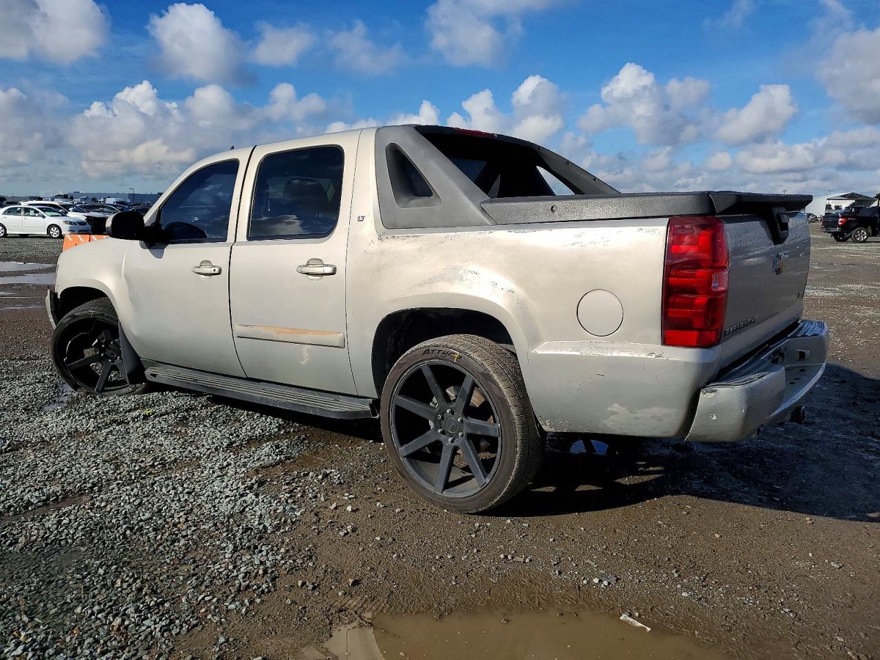 2007 CHEVROLET AVALANCHE C1500 photo 2
