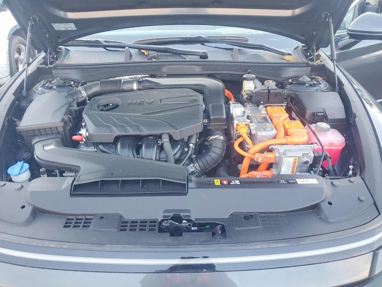 2025 HYUNDAI SONATA HYBRID photo 11
