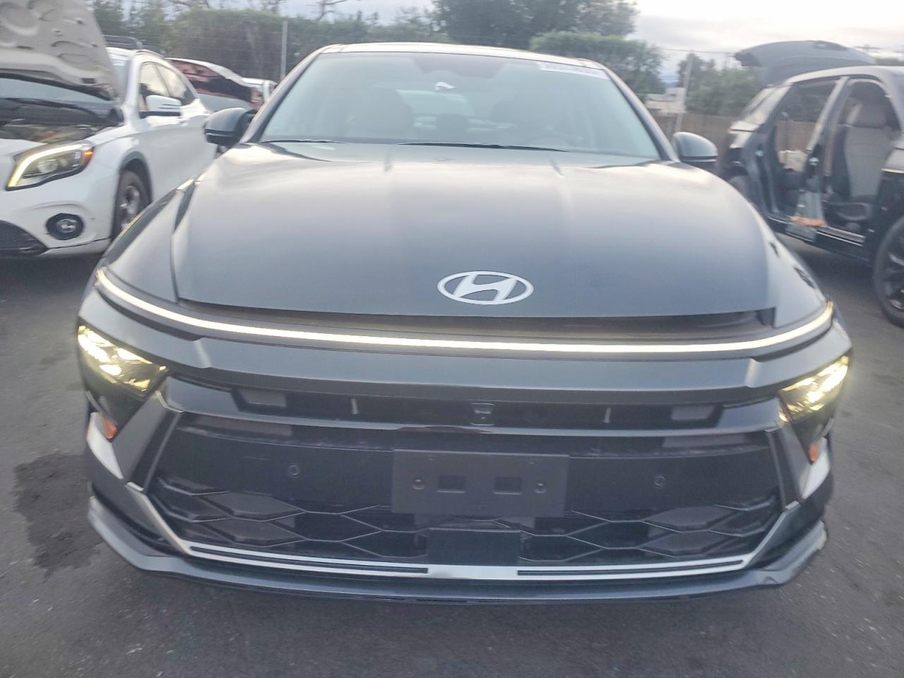 2025 HYUNDAI SONATA HYBRID photo 5