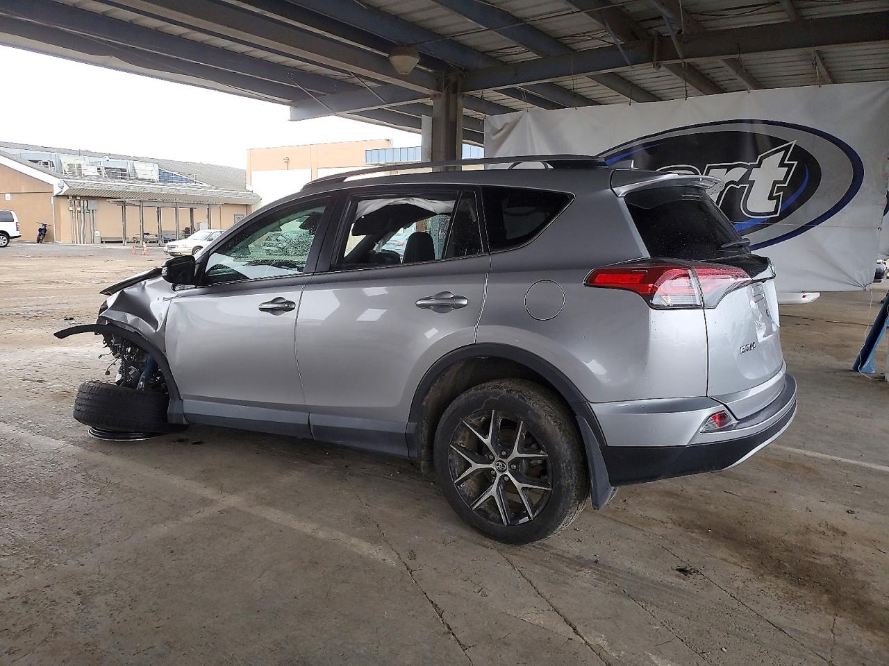 2017 TOYOTA RAV4 SE photo 2
