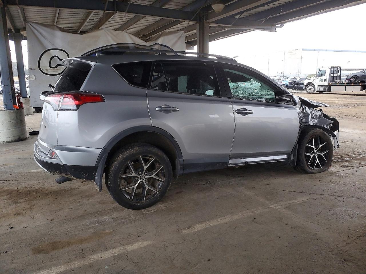 2017 TOYOTA RAV4 SE photo 3