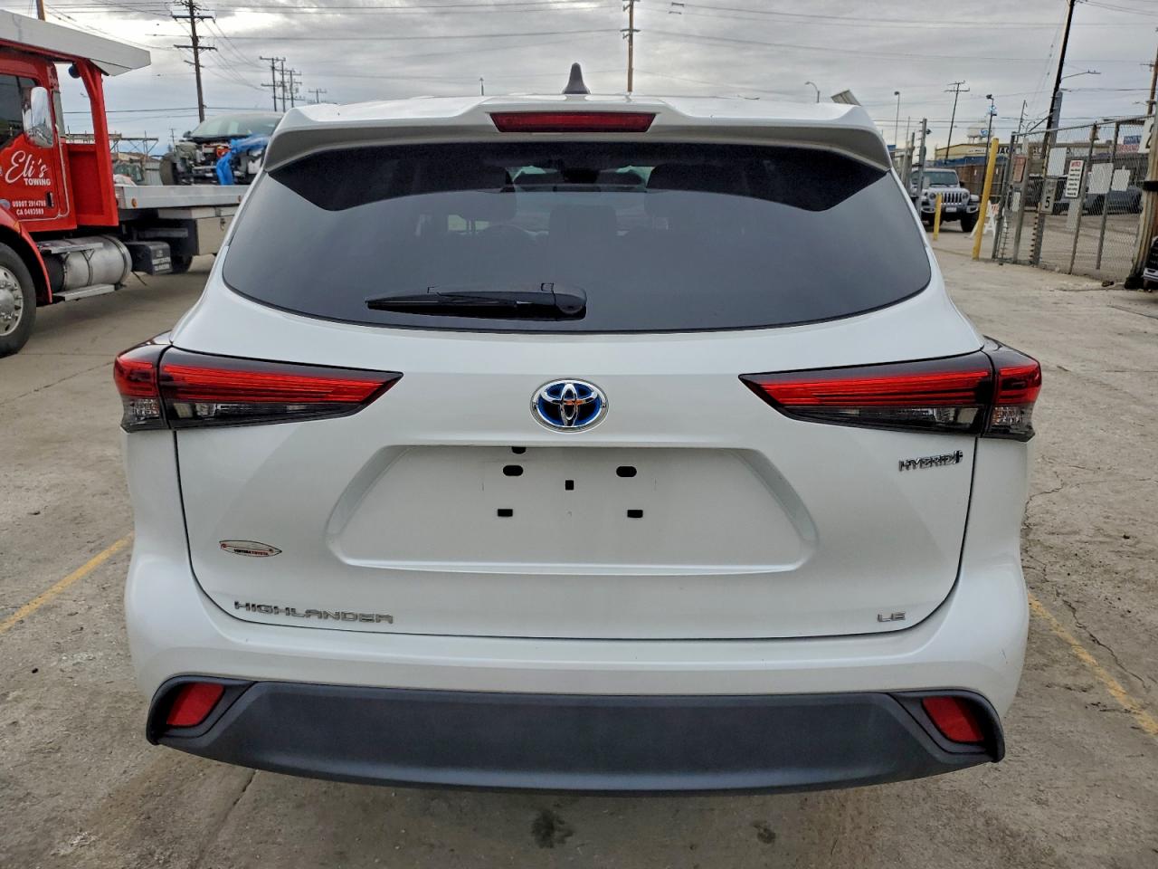 2022 TOYOTA HIGHLANDER HYBRID LE photo 6