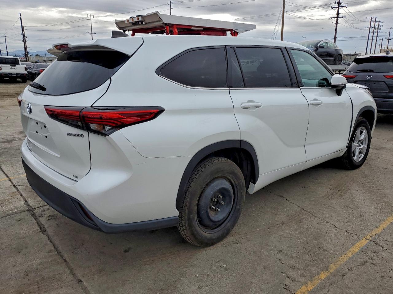 2022 TOYOTA HIGHLANDER HYBRID LE photo 3