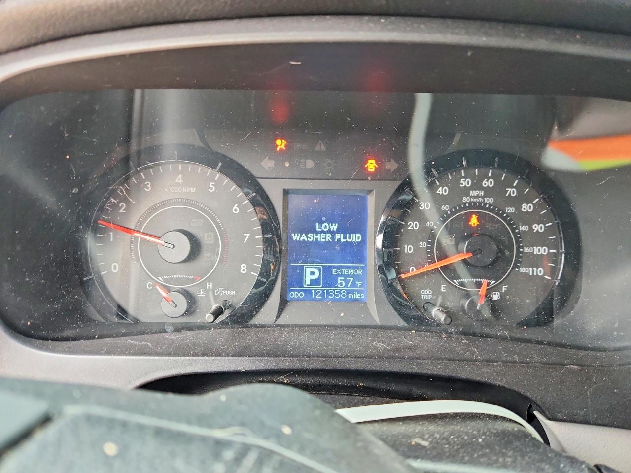 2016 TOYOTA SIENNA photo 9
