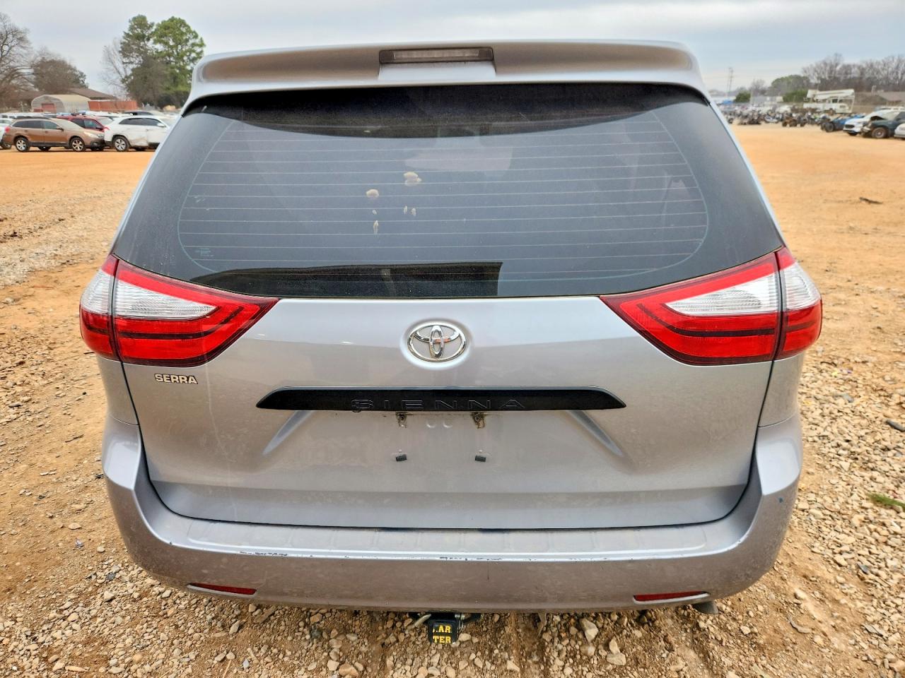 2016 TOYOTA SIENNA photo 6
