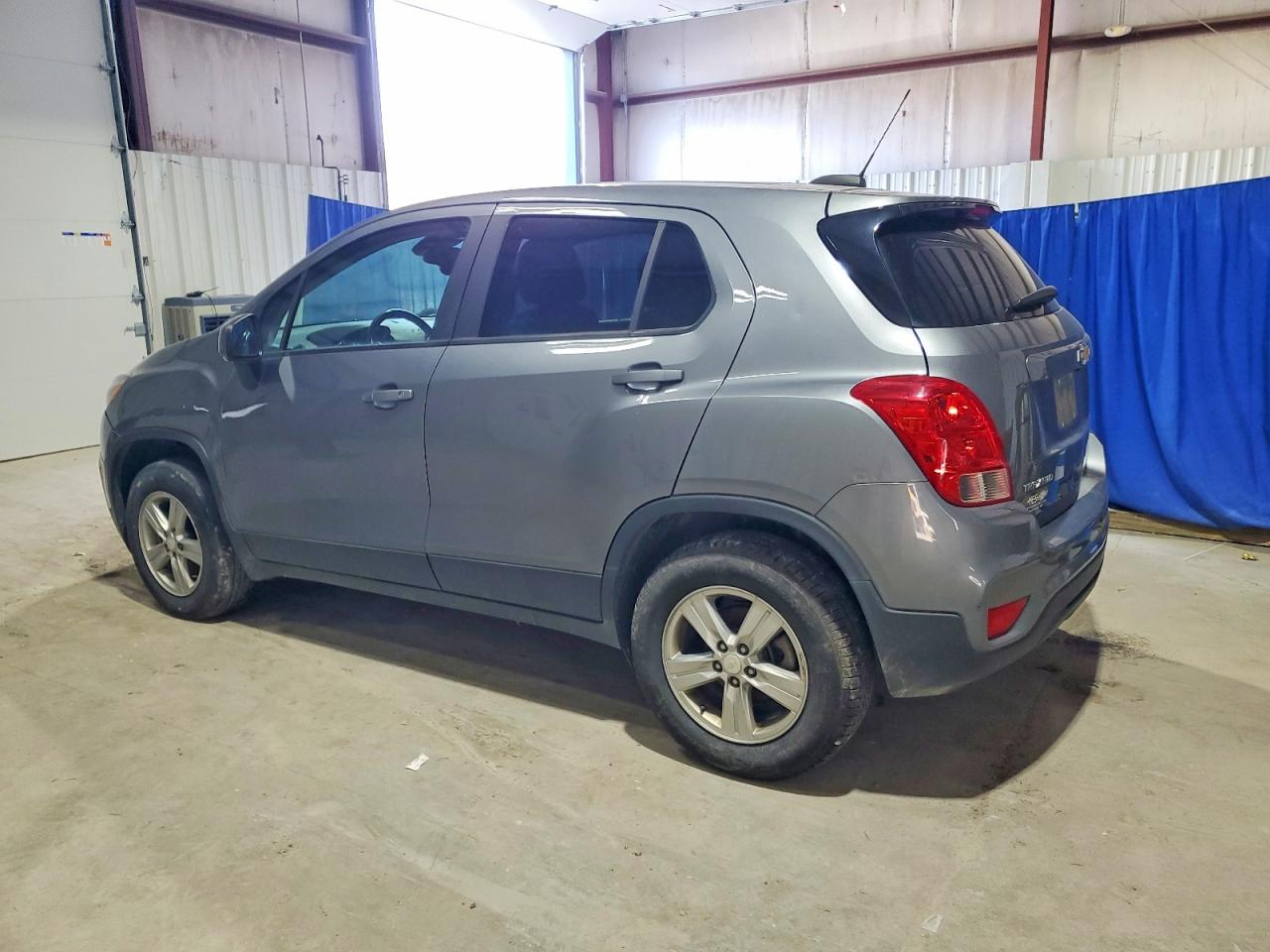 2020 CHEVROLET TRAX LS photo 2