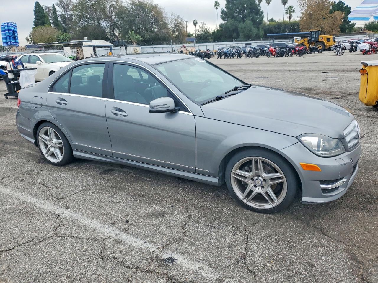 2013 MERCEDES-BENZ C 250 photo 4
