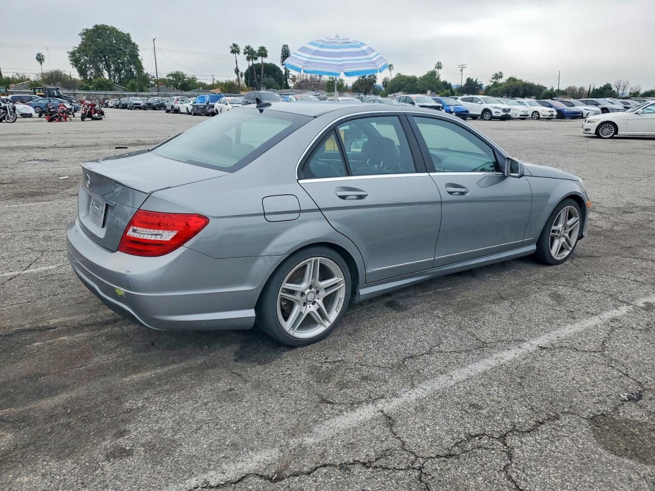 2013 MERCEDES-BENZ C 250 photo 3
