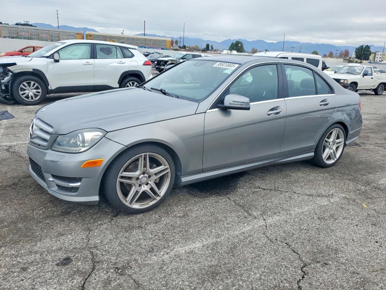 2013 MERCEDES-BENZ C