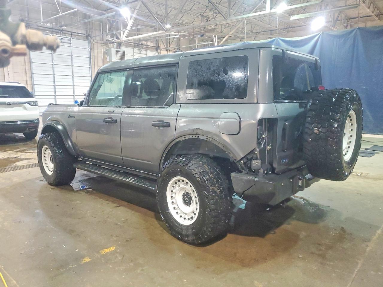 2021 FORD BRONCO BASE photo 2
