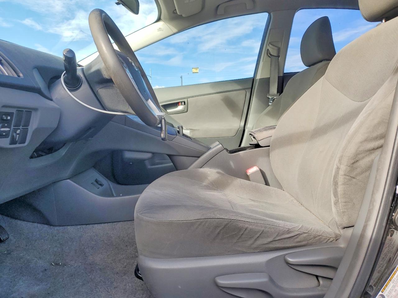 2010 TOYOTA PRIUS photo 7