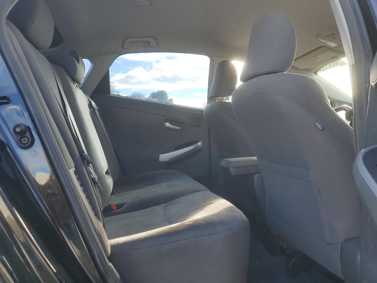 2010 TOYOTA PRIUS photo 10