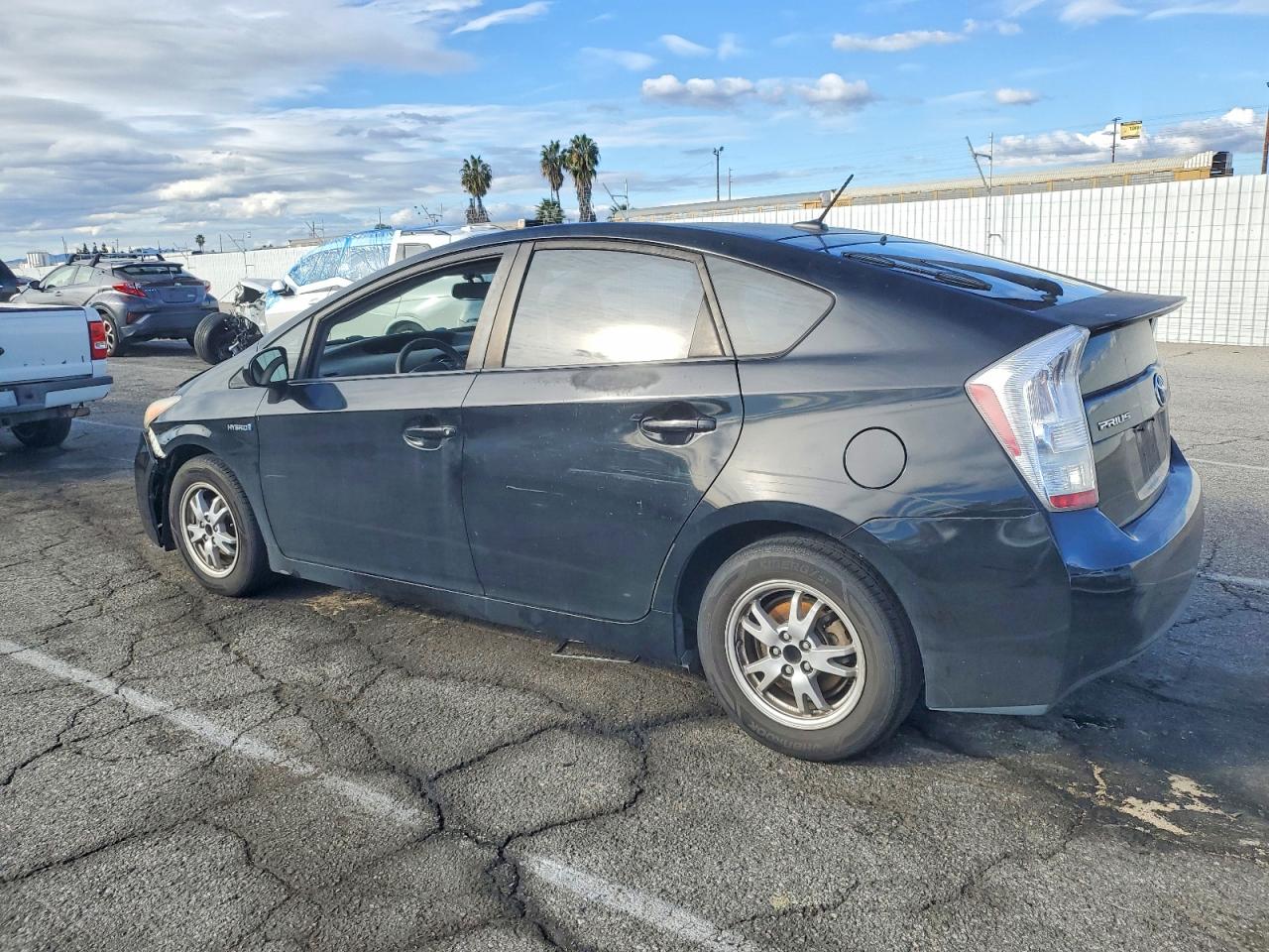2010 TOYOTA PRIUS photo 2