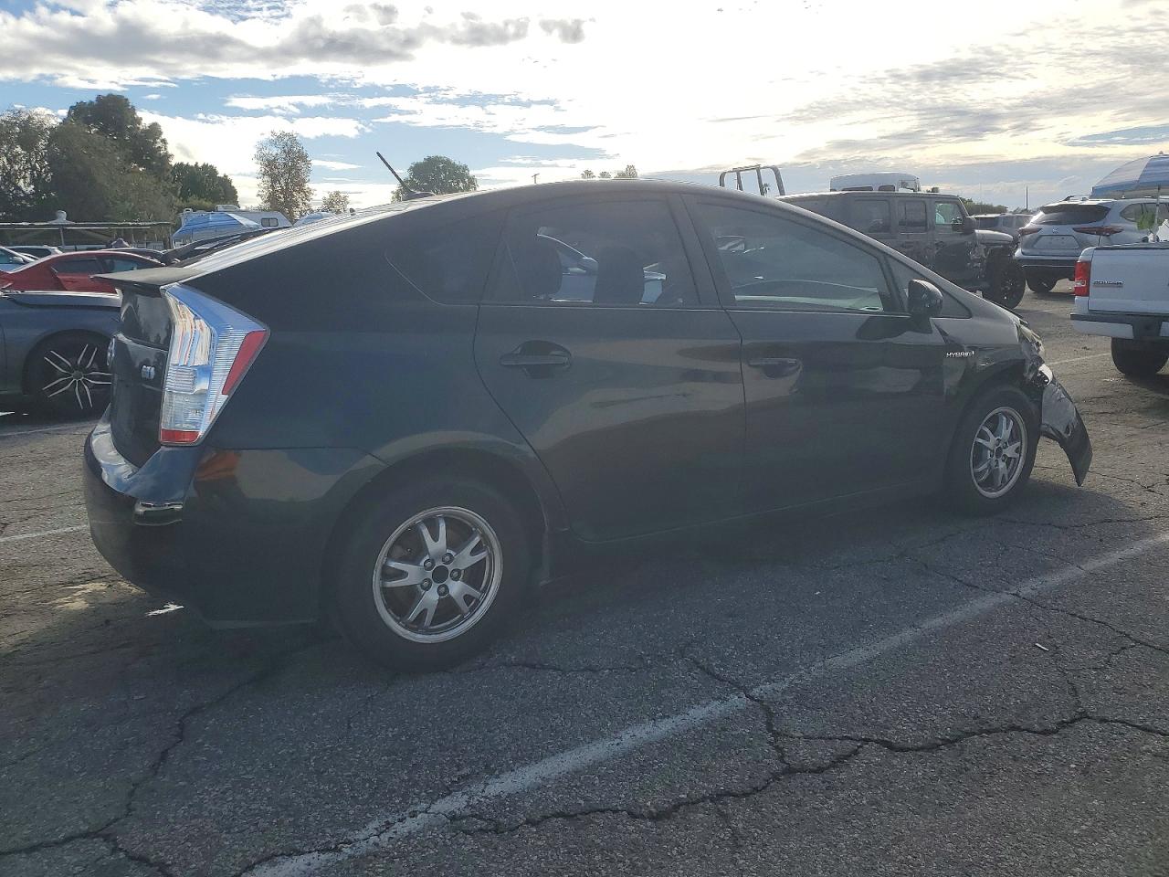2010 TOYOTA PRIUS photo 3