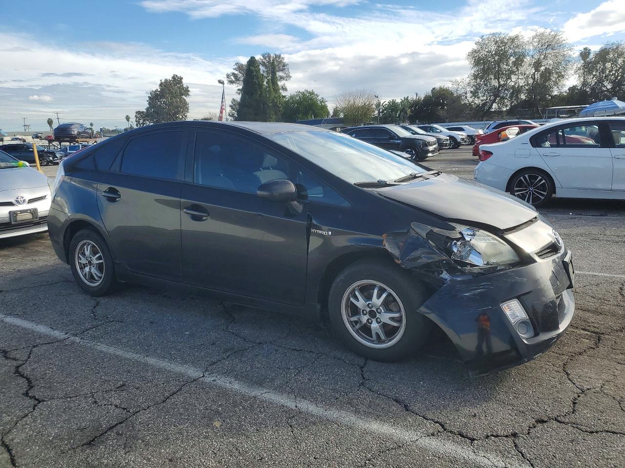 2010 TOYOTA PRIUS photo 4