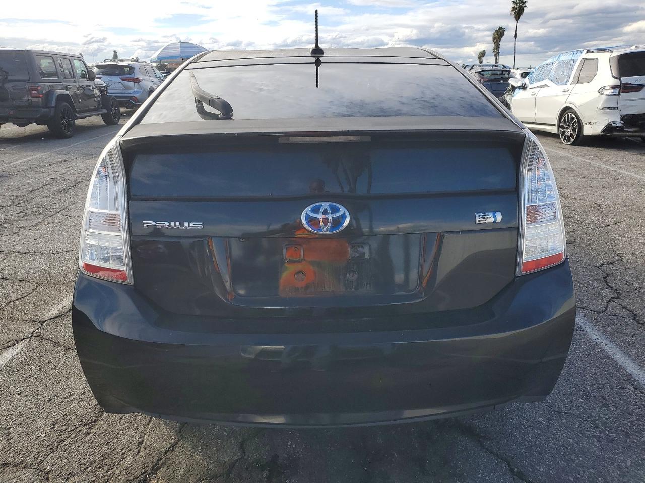 2010 TOYOTA PRIUS photo 6