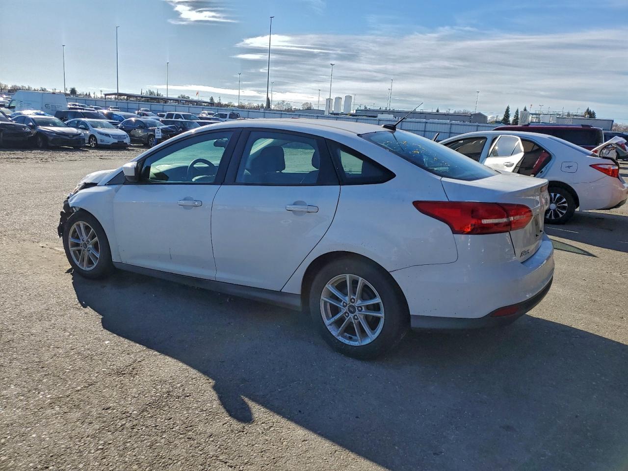 2018 FORD FOCUS SE photo 4