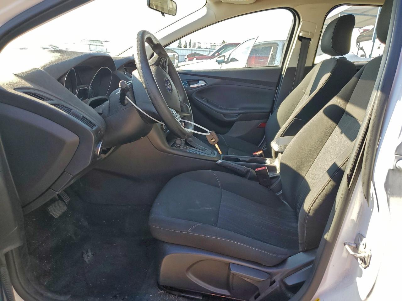 2018 FORD FOCUS SE photo 19