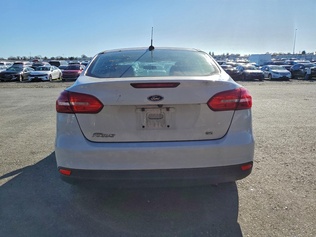2018 FORD FOCUS SE photo 16