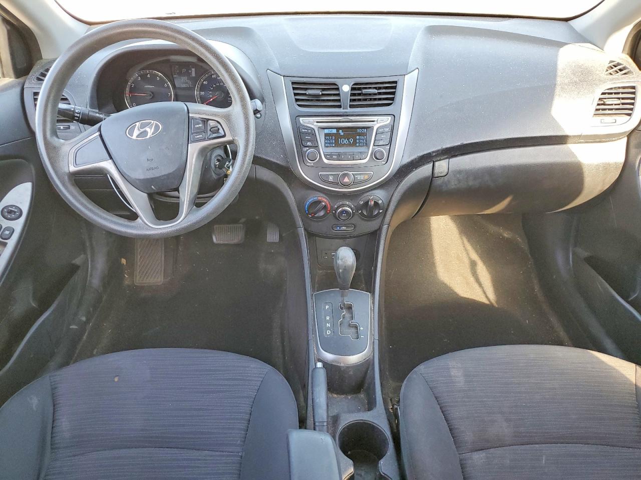 2017 HYUNDAI ACCENT SE photo 8