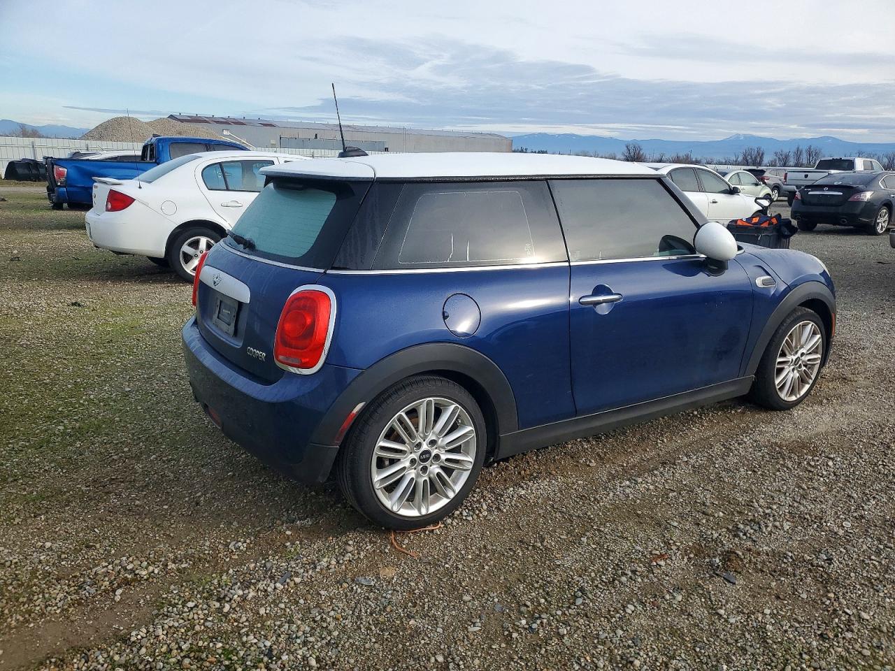 2014 MINI COOPER photo 5