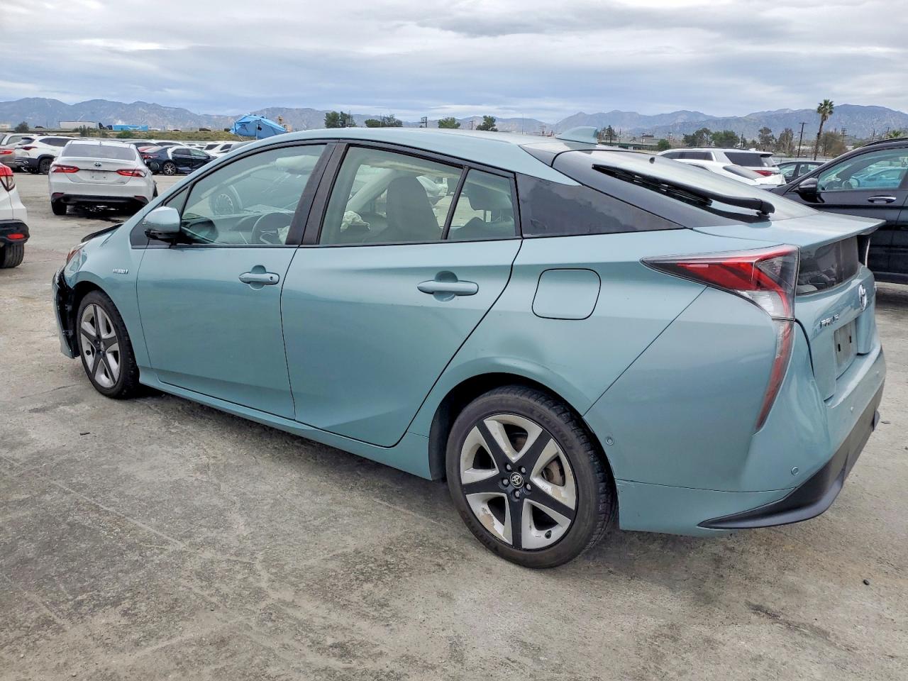 2016 TOYOTA PRIUS photo 2