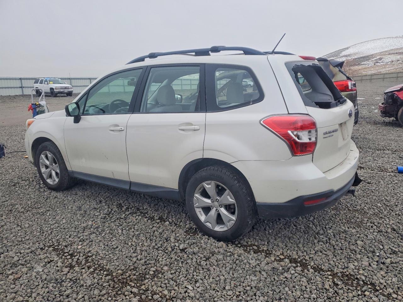 2015 SUBARU FORESTER 2.5I photo 2
