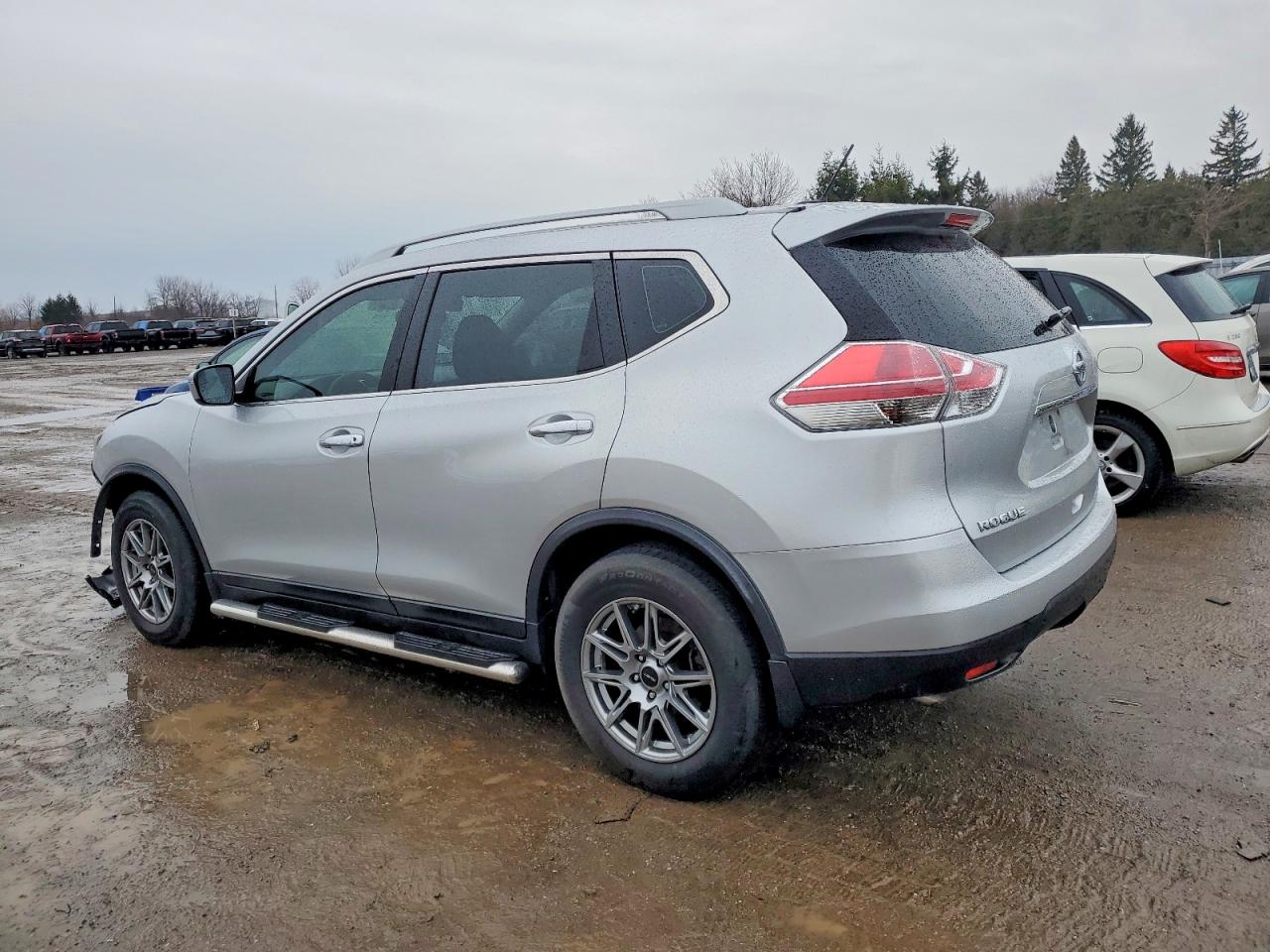2016 NISSAN ROGUE S photo 2