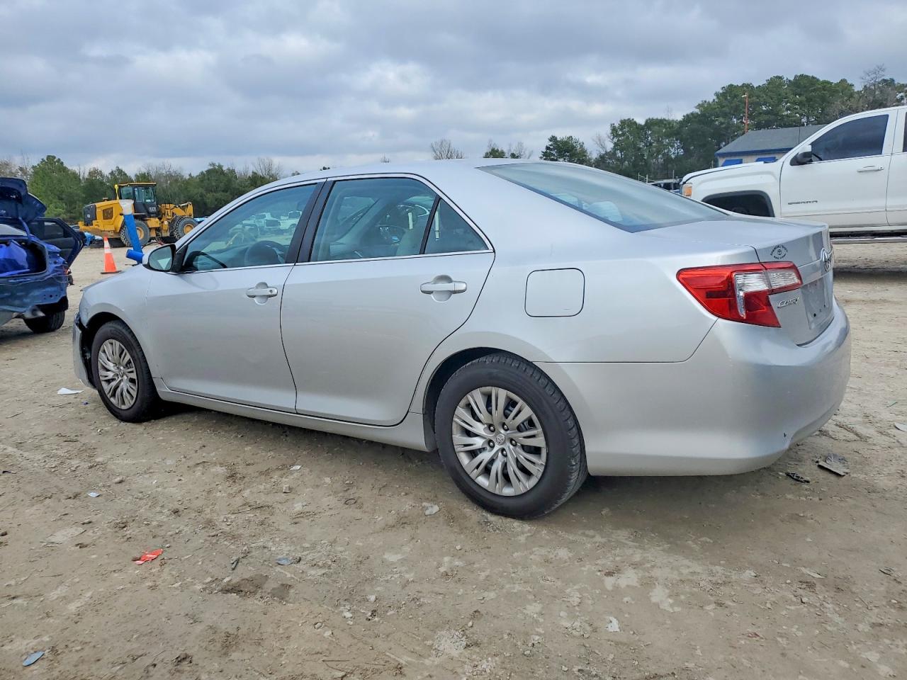 2012 TOYOTA CAMRY BASE photo 2