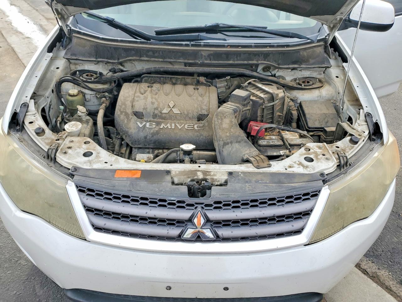 2007 MITSUBISHI OUTLANDER ES photo 12
