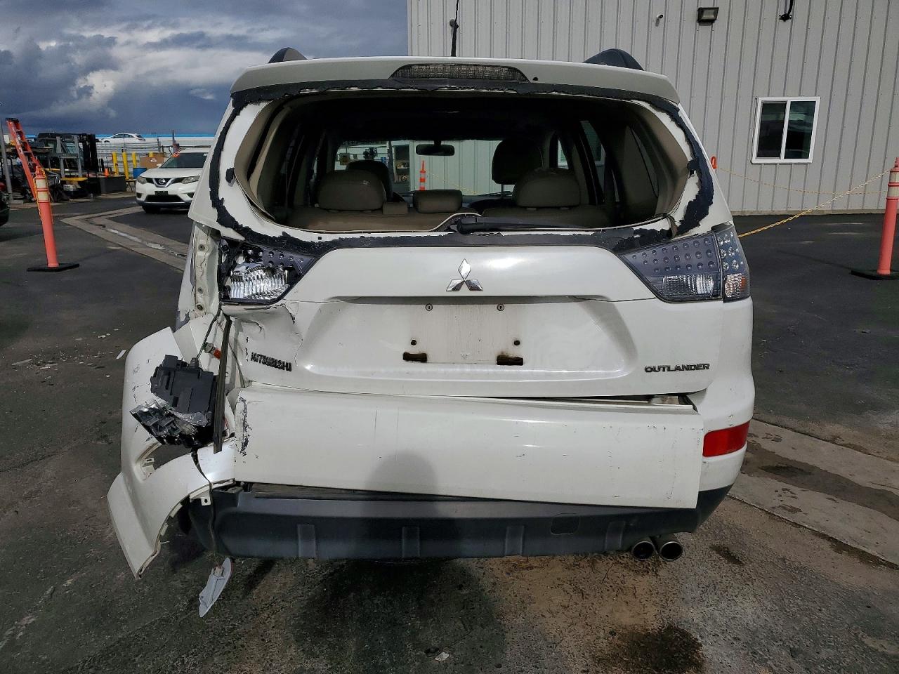2007 MITSUBISHI OUTLANDER ES photo 6