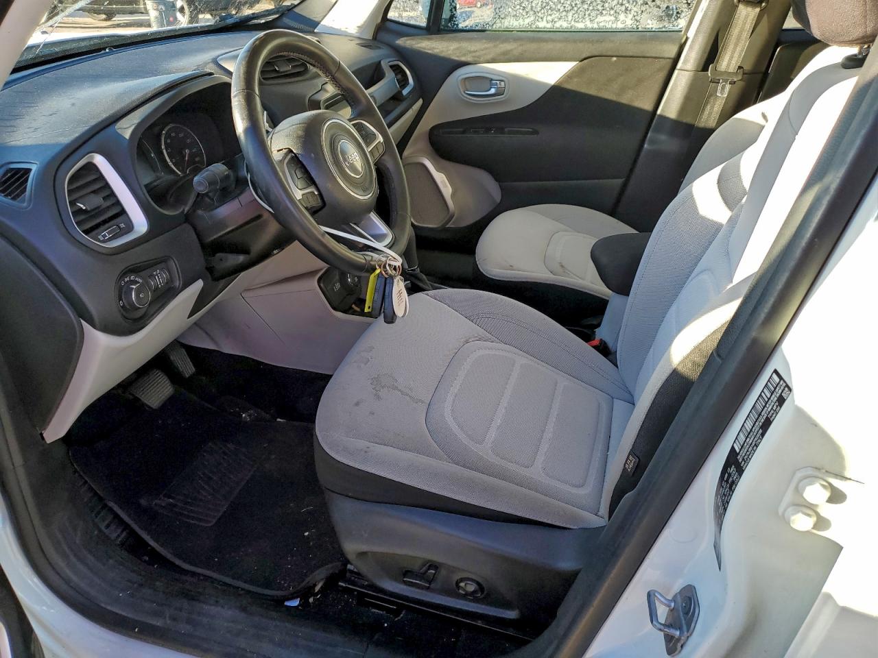 2019 JEEP RENEGADE LATITUDE photo 7