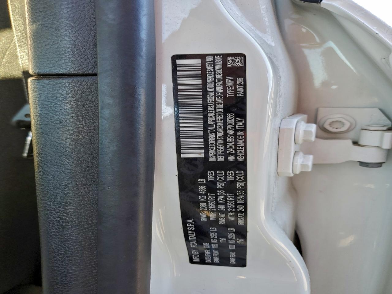 2019 JEEP RENEGADE LATITUDE photo 12