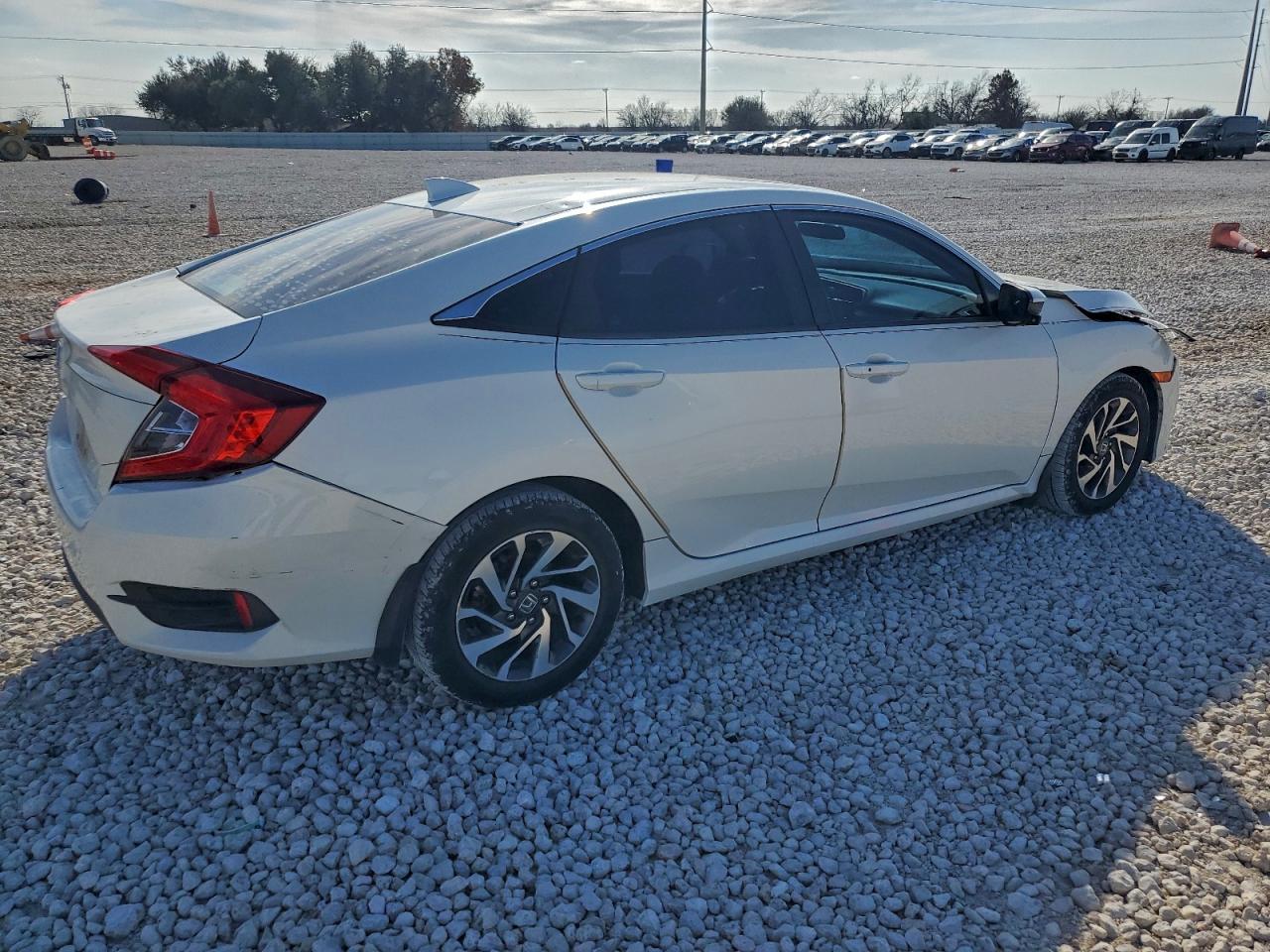 2017 HONDA CIVIC EX photo 3